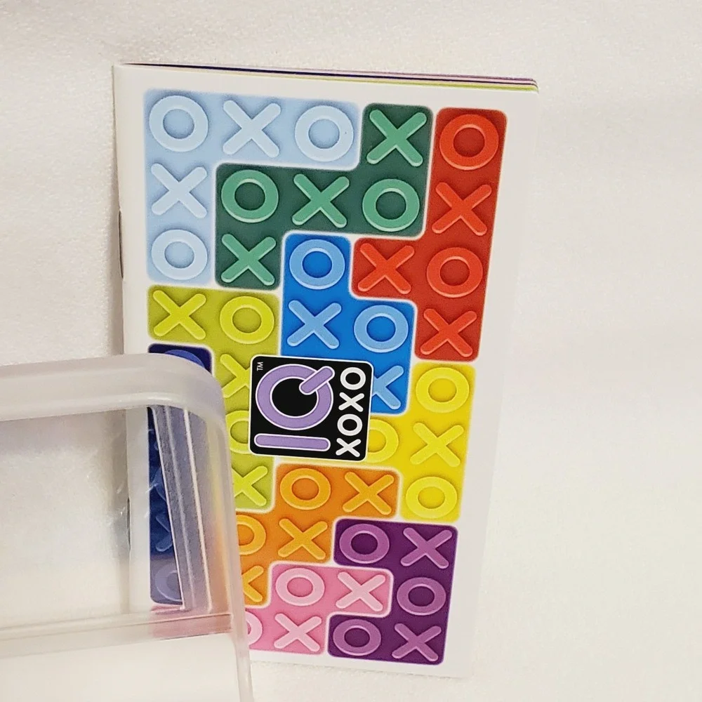 Smart Games 444 IQ XOXO Comopact Logic Puzzle Travel Size Game